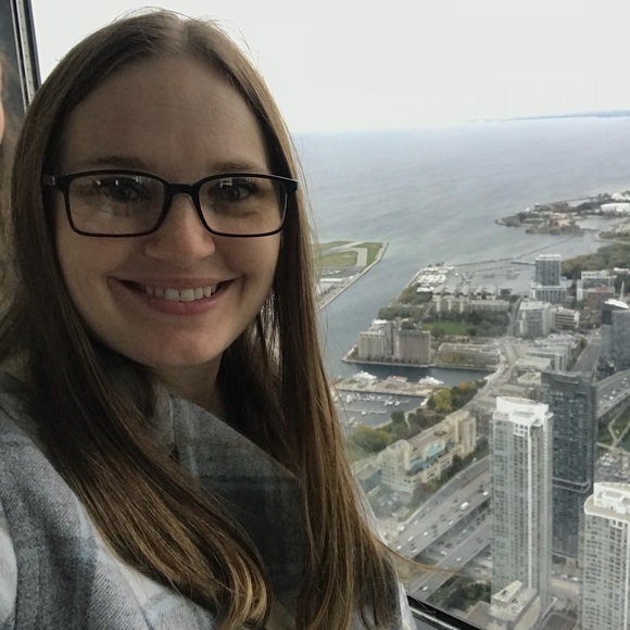 Meet your Posher, Tiffany - Picture 1 of 1